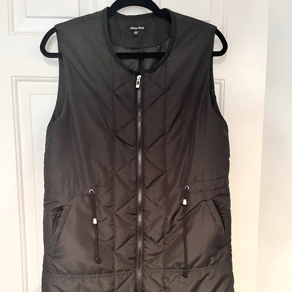 Quilted Outdoor Vest Like New - Picture 1 of 4